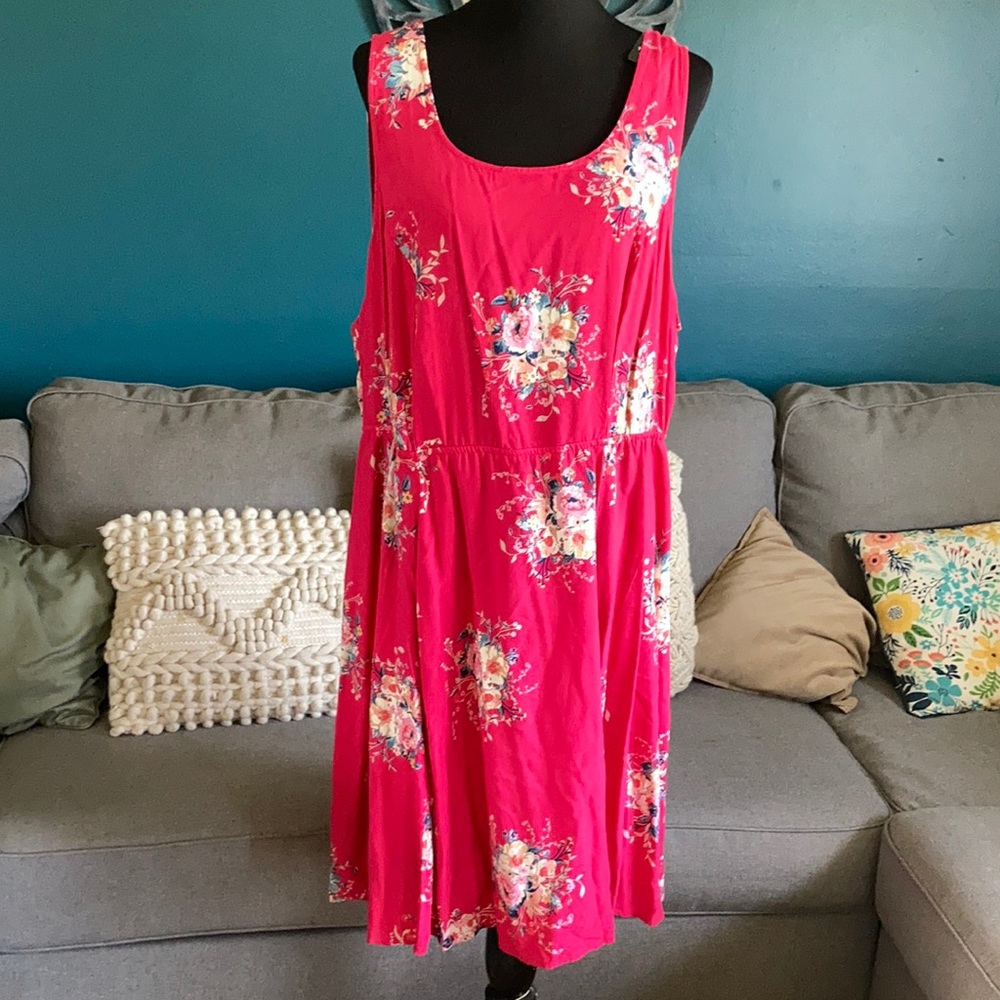 NWT Torrid Floral Tie Back Dress